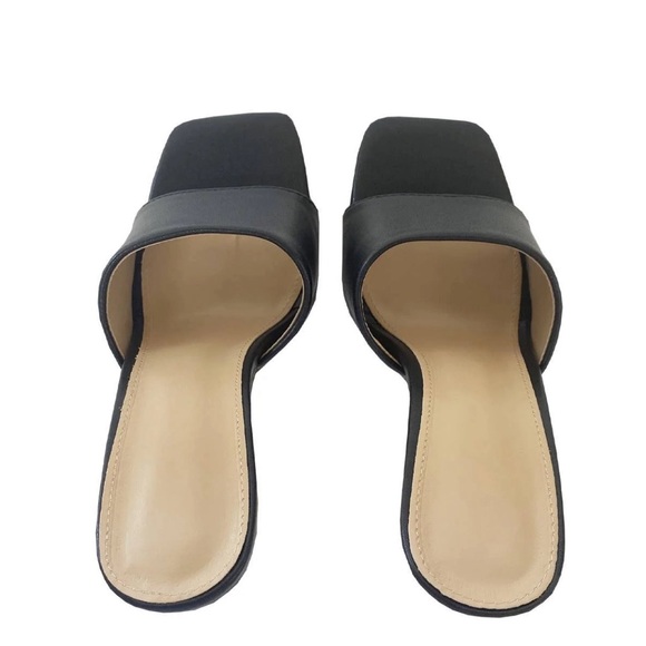 Audrey Black Heel - Picture 5 of 7